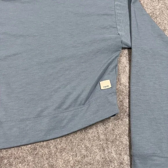 Vuori Dusty Blue Heather Avalon Henley Long Sleeve Crop Top Women's Size Small - Picture 2 of 5